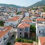 Katina's Coastal Oasis Apartman *