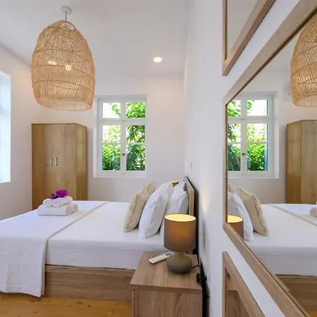 Katina's Coastal Oasis *