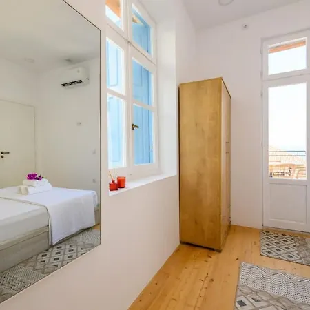 Katina's Coastal Oasis