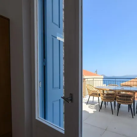 Katina's Coastal Oasis *