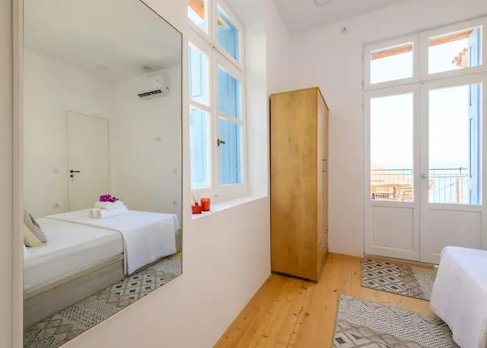 Katina's Coastal Oasis