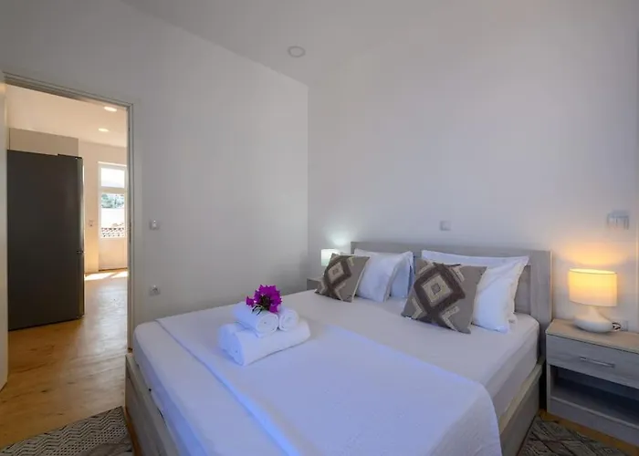 Katina's Coastal Oasis *