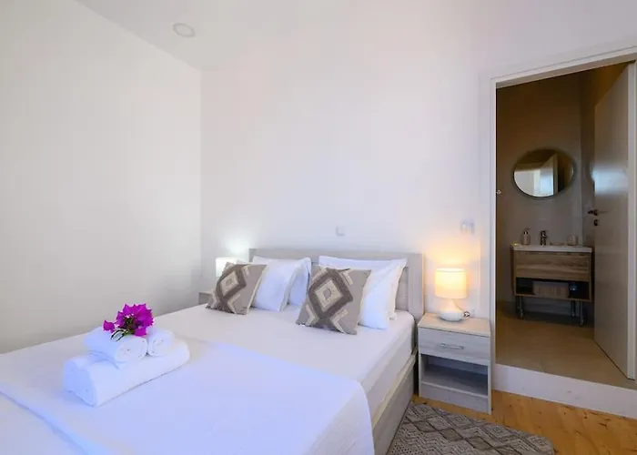 Katina's Coastal Oasis *