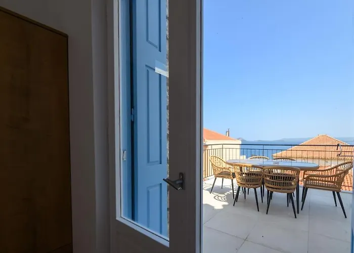 Katina's Coastal Oasis *